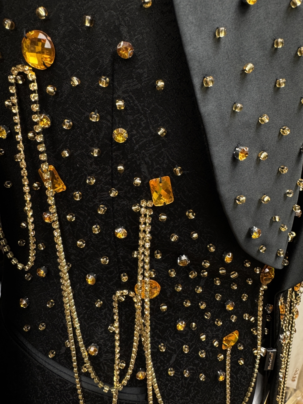 New Golden Beaded Tassel Suit  - Formal Wear For Men In Wedding recensione e prezzo