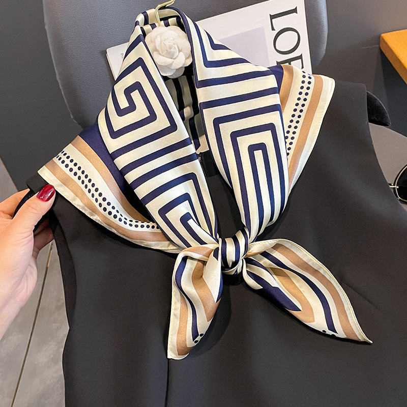Luxury Brand Neckerchief Sprin - Silk Tie Woven recensione e prezzo