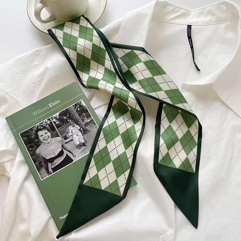 White and tender light-colored - Silk Tie Woven recensione e prezzo
