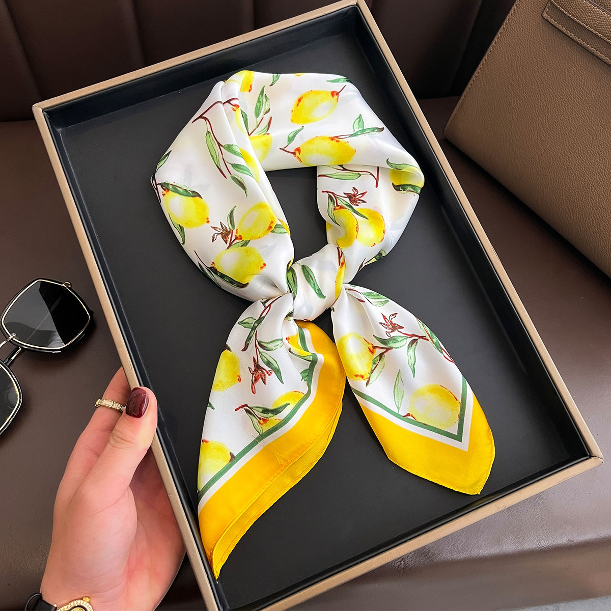 2025 New Yellow Lemon Print Sq - Silk Tie Woven recensione e prezzo