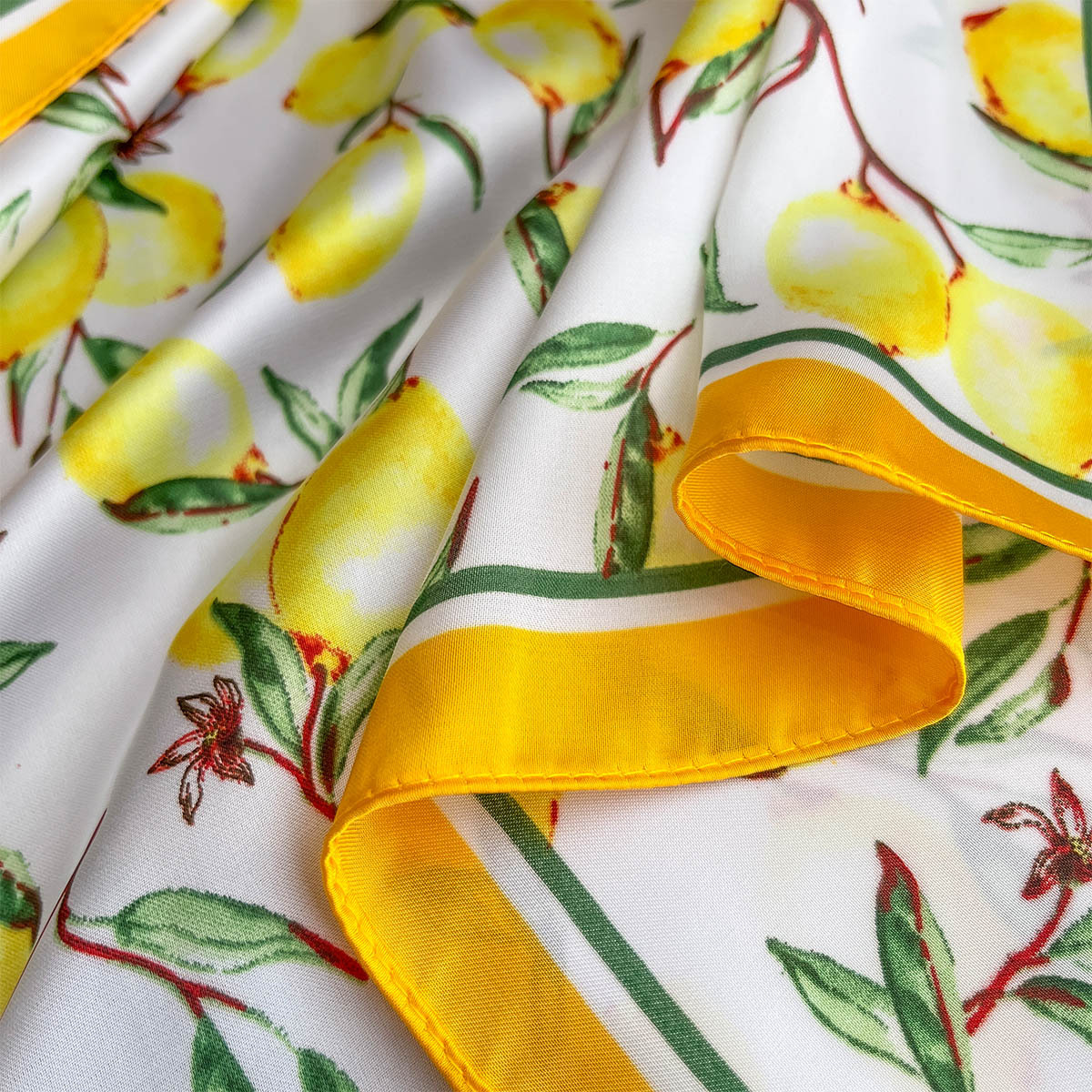2025 New Yellow Lemon Print Sq - Silk Tie Woven recensione e prezzo